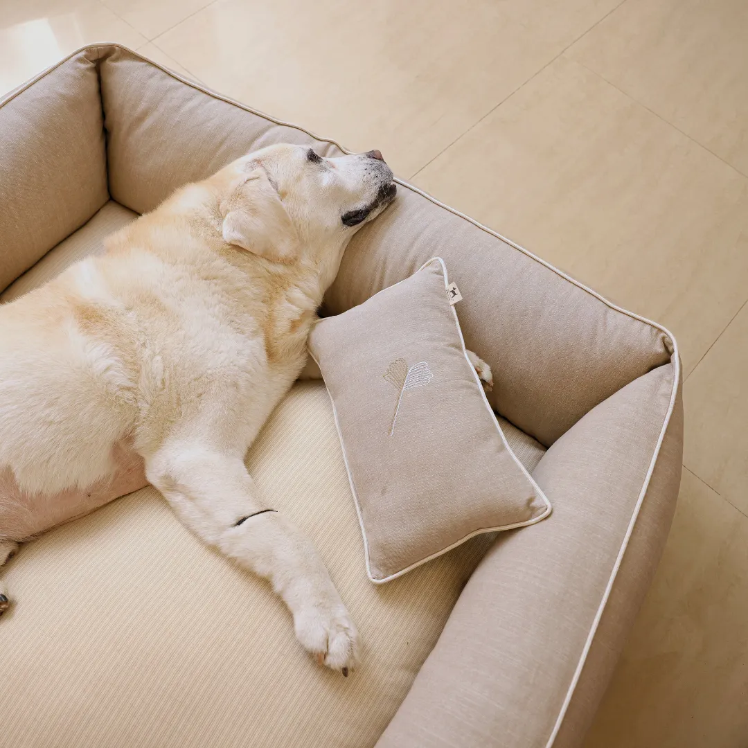 PoochMate Beige & Ivory Linen Dog Bed