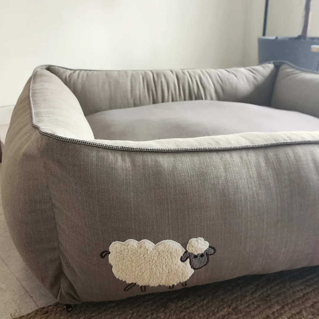 PoochMate Sawdust Linen & Herringbone Sheep Bolster Dog Bed